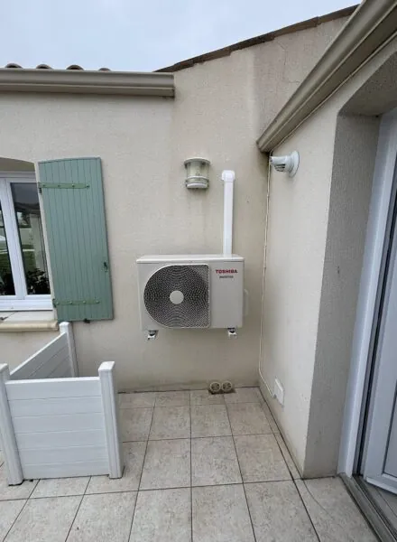 Installation d’un monosplit Toshiba Shorai Edge - groupe extérieur