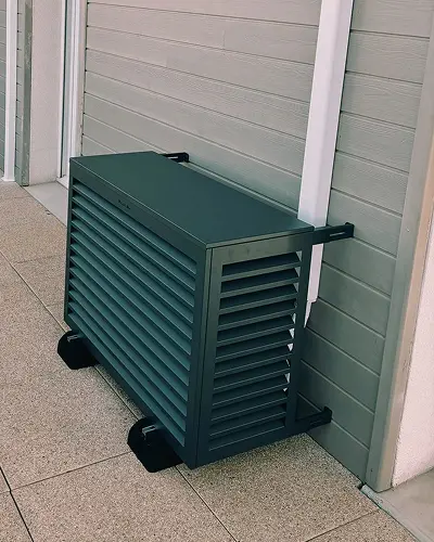 depannage-pompe-a-chaleur-air-eau-groupe-exterieur-camoufle