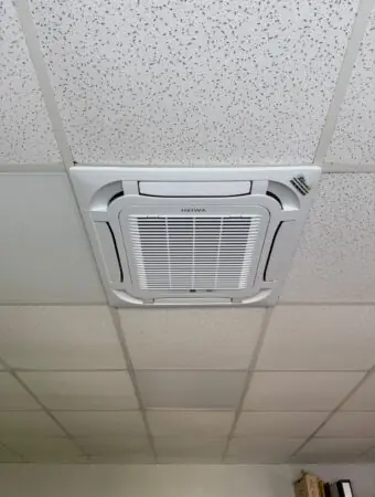 installation-climatisation-cassettes-Puilboreau